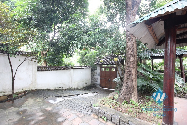 Splendid western style villa with nice yard and beautiful garden near Red River for rent 