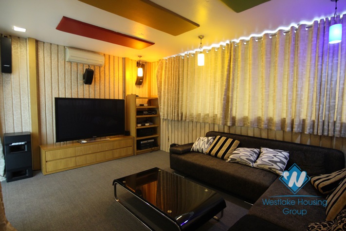 5 storey modern Tay Ho villa for rent with a car garage and elevator