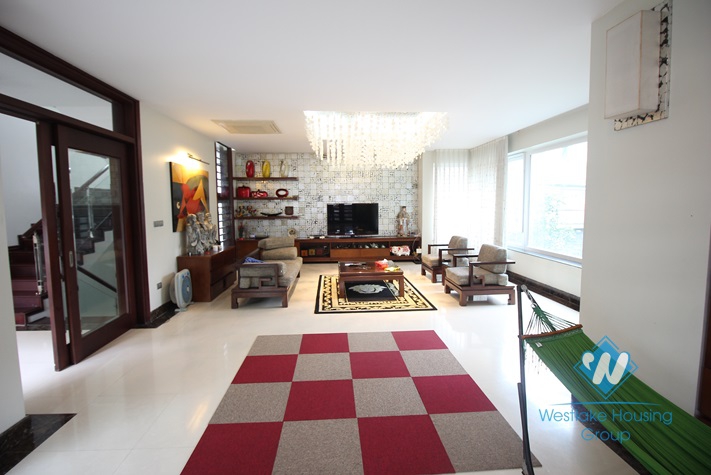 A big and beautiful house for rent in Tay Ho, Ha Noi