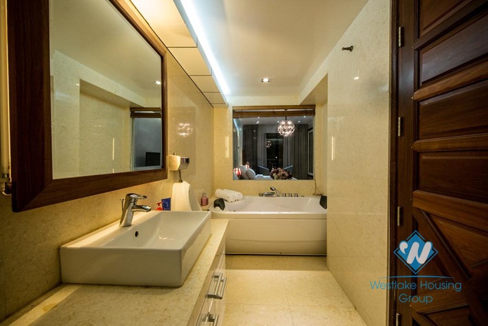 Deluxe studio apartment for rent on Pho Duc Chinh, Truc Bach