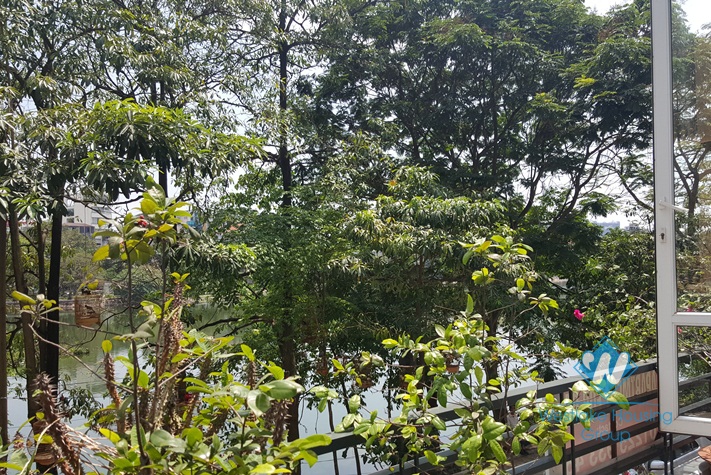 Apartment with lake view for rent in Tran Vu st, Ba Dinh district 