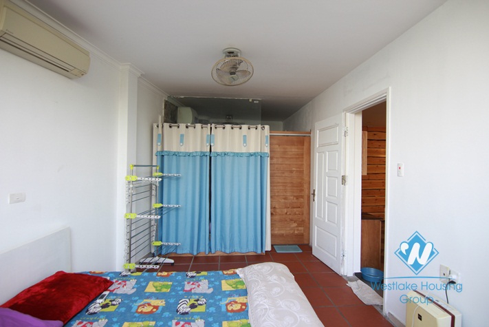 Bright & airy lake side apartment for rent on Yen Phu island