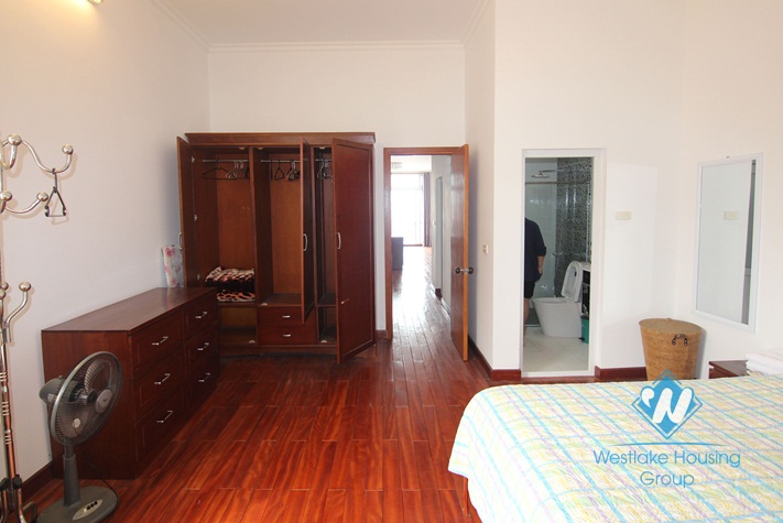 Lakeview balcony apartment for rent in Truc Bach, Ba Dinh