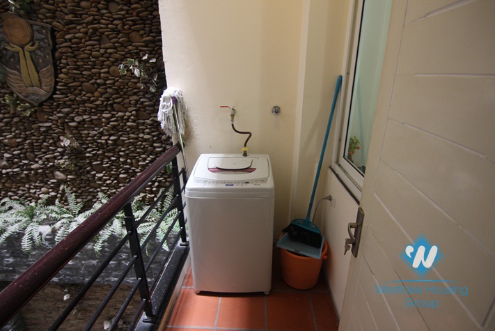 A lakeside 2 bedroom apartment for rent in Yen Phu village