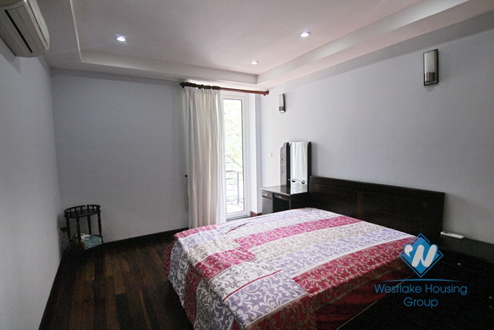 A lakeside 2 bedroom apartment for rent in Yen Phu village