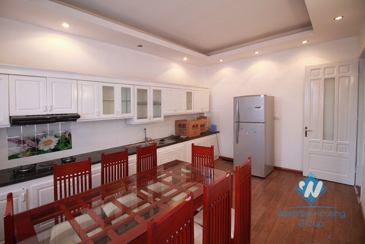 Yen Phu island spacious apartment for rent with huge balcony & bathtub 