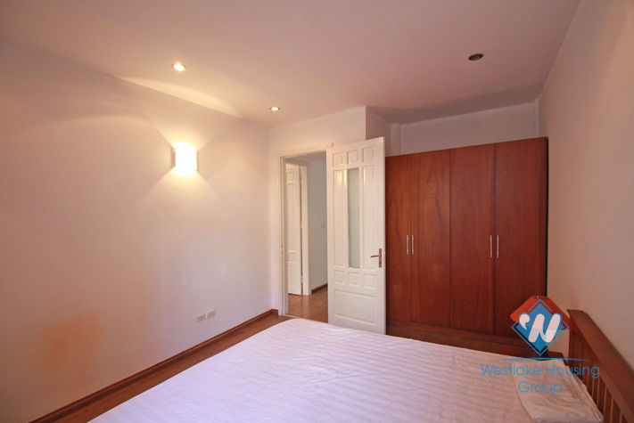 Yen Phu island spacious apartment for rent with huge balcony & bathtub 