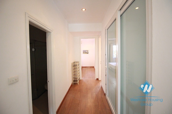 Yen Phu island spacious apartment for rent with huge balcony & bathtub 
