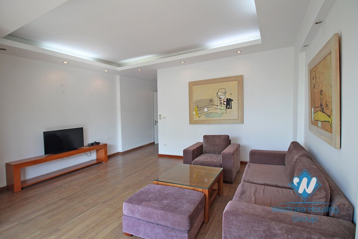 Yen Phu island spacious apartment for rent with huge balcony & bathtub 