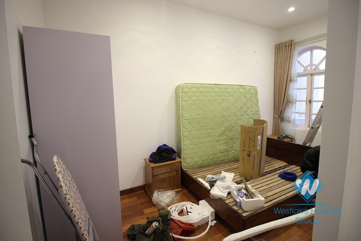 New apartment with lake view for rent in Tay ho area 