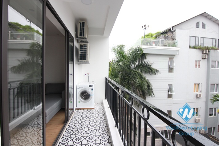 Spacious modern apartment newly done in Au Co alley way, Tay Ho, Hanoi