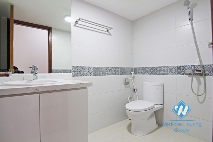 Spacious modern apartment newly done in Au Co alley way, Tay Ho, Hanoi
