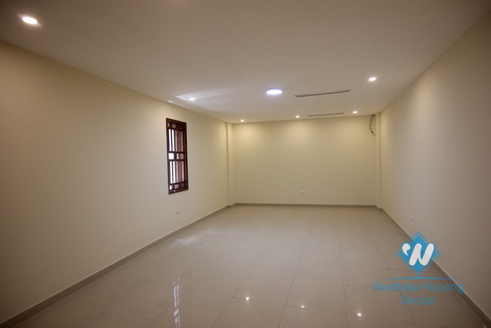 Nice and big office for rent in Tay Ho district