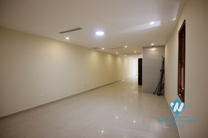 Nice and big office for rent in Tay Ho district