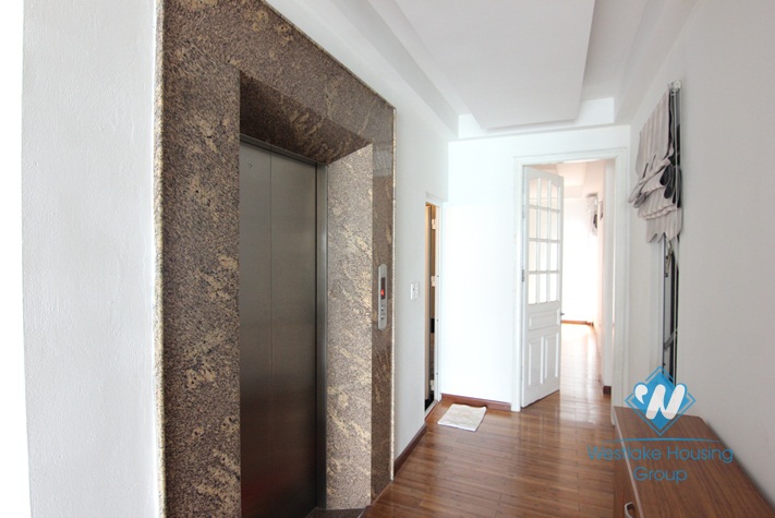 Lake view apartment for rent in Yen Phu village Tay ho