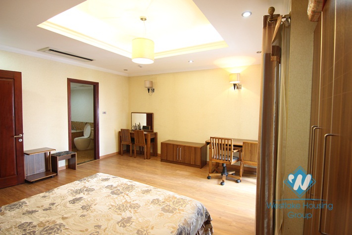 Spacious good quality apartment for rent on Xuan Dieu, Tay Ho