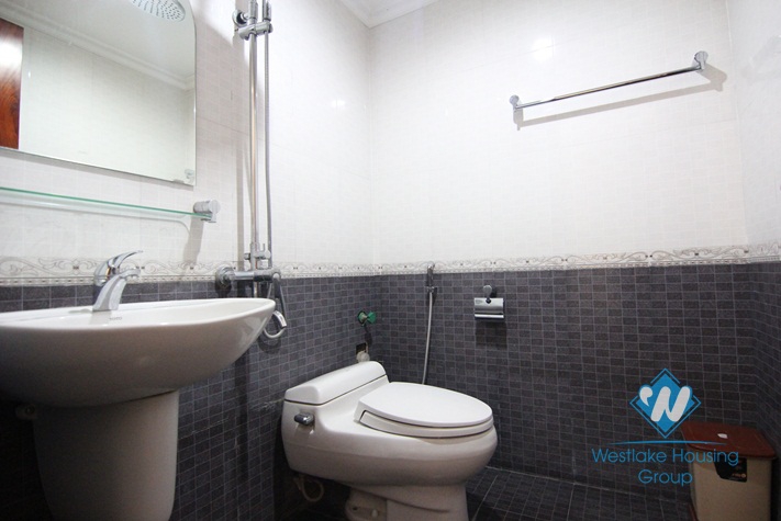 Spacious good quality apartment for rent on Xuan Dieu, Tay Ho