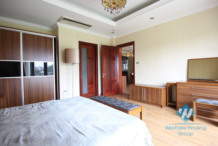Spacious good quality apartment for rent on Xuan Dieu, Tay Ho