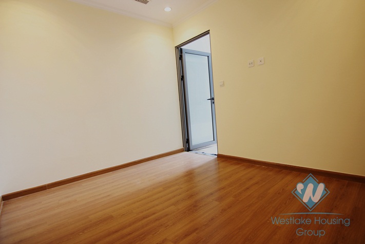 Waiting to be funished apartment for rent in Vinhomes Nguyen Chi Thanh, Ha Noi