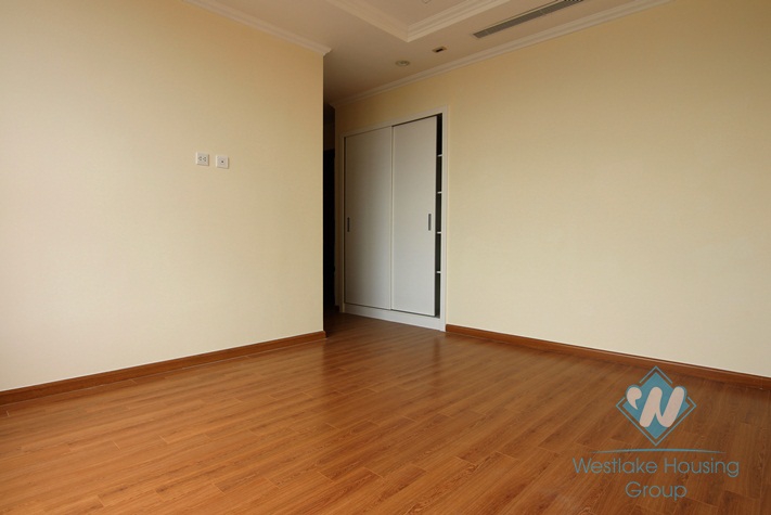 Waiting to be funished apartment for rent in Vinhomes Nguyen Chi Thanh, Ha Noi
