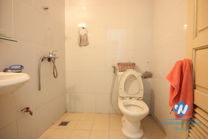 Quiet and cheap house for rent in Tay Ho area