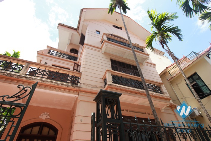 Beautiful house on the lake for rent in Tay Ho, Hanoi