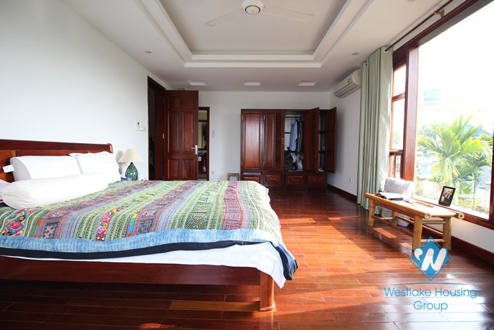 Stunning garden villa rental in Tay Ho with fantastic lake view