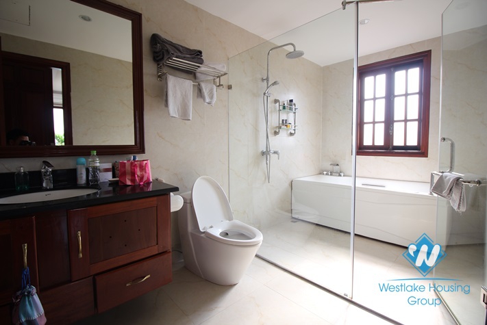 Stunning garden villa rental in Tay Ho with fantastic lake view