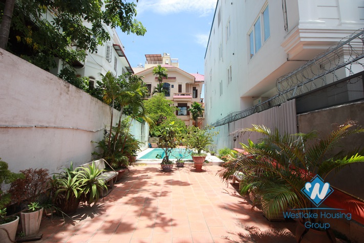 Beautiful house on the lake for rent in Tay Ho, Hanoi