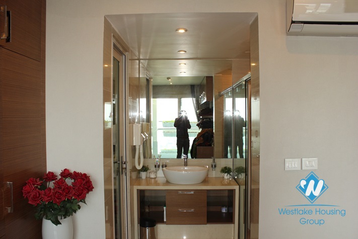 Nice and modern apartment for rent in Ciputra, Tay Ho, Ha Noi