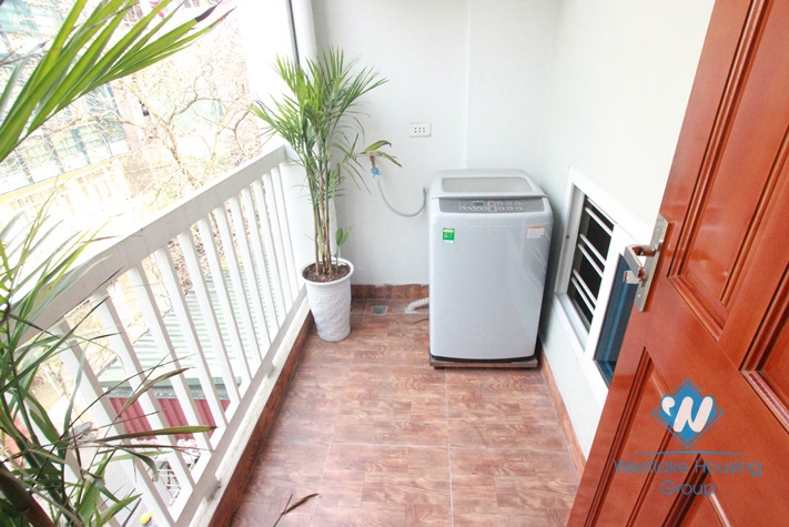 Beautiful studio apartment for lease in Tay Ho area, Ha Noi