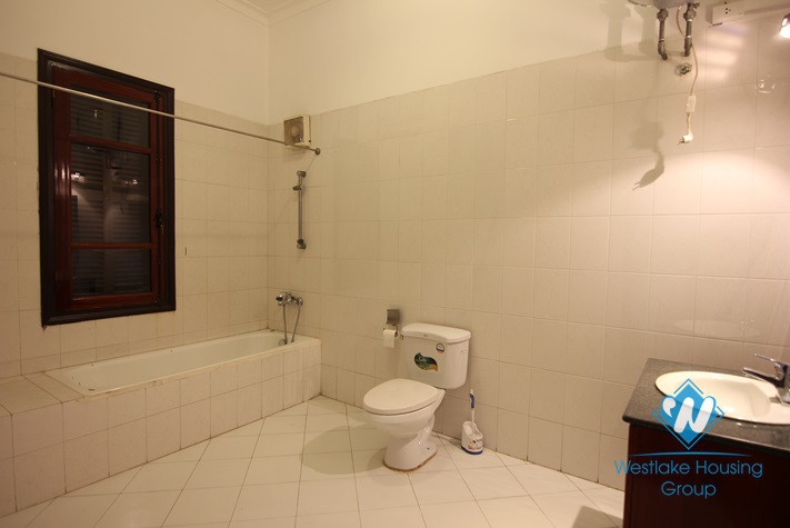 House with nice yard and balcony to rent in Tay Ho