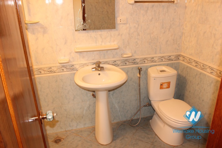 Cosy house with lake view for rent in Au Co street, Tay Ho, Hanoi