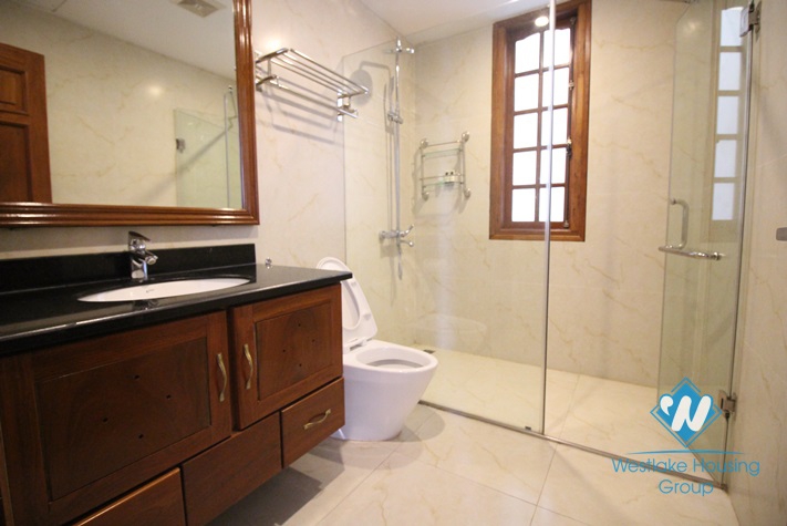 Stunning garden villa rental in Tay Ho with fantastic lake view