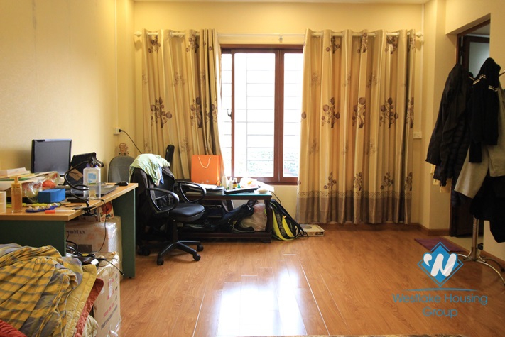 Small house with 3 bedrooms for rent in Au co st, Tay Ho area 