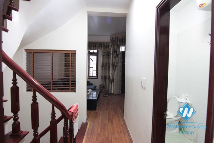 Good and cheap house with 4 bedrooms for rent in Lac Long Quan st, Tay Ho district 