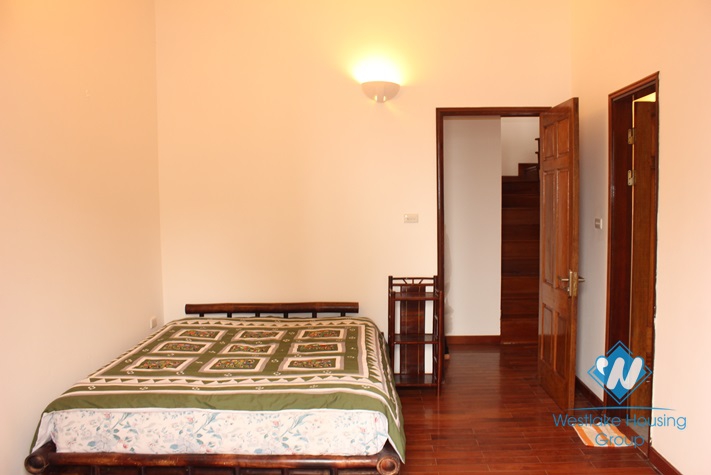 Cosy house with lake view for rent in Au Co street, Tay Ho, Hanoi