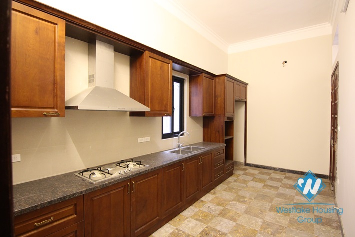 Quiet house with yard for rent in Tay Ho district.Ha Noi