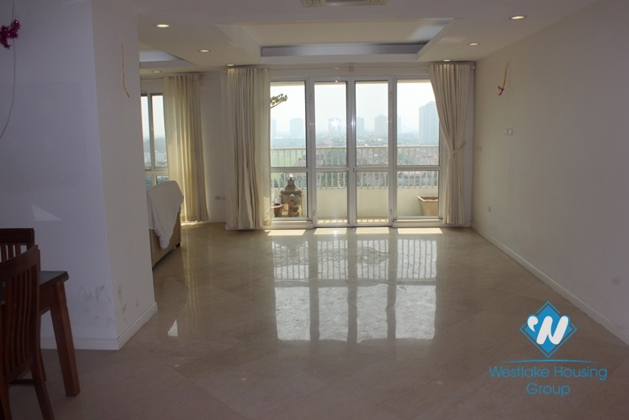 Big apartment for lease in Ciputra