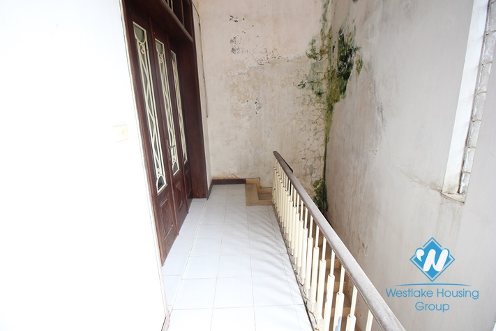 Low priced large house with garage for rent in Tay Ho