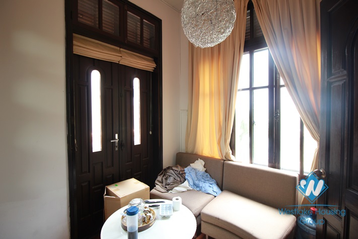 Beautiful house on the lake for rent in Tay Ho, Hanoi