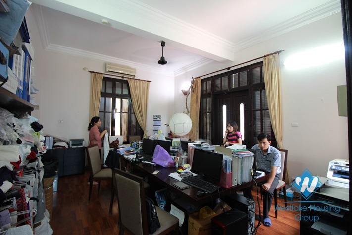 Beautiful house on the lake for rent in Tay Ho, Hanoi
