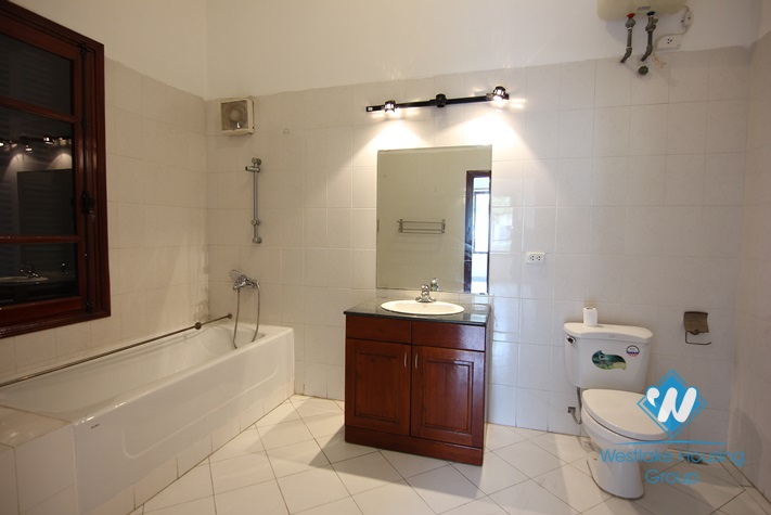 House with nice yard and balcony to rent in Tay Ho