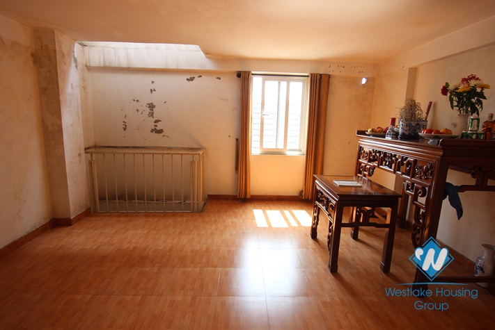 Quiet and cheap house for rent in Tay Ho area