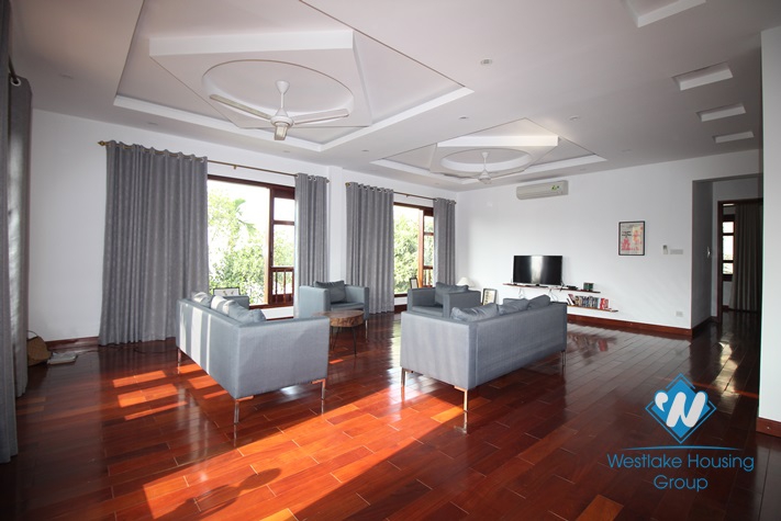 Stunning garden villa rental in Tay Ho with fantastic lake view