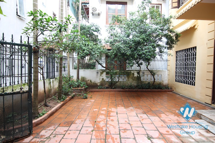 Quiet house with yard for rent in Tay Ho district.Ha Noi