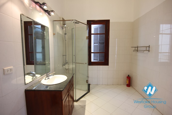 House with nice yard and balcony to rent in Tay Ho