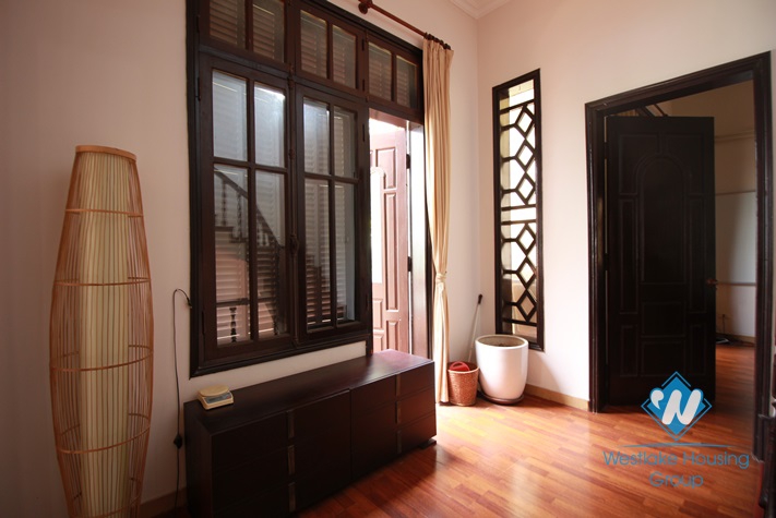 Beautiful house on the lake for rent in Tay Ho, Hanoi
