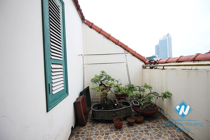 Spacious house with large court yard for rent in Tay Ho, Ha Noi