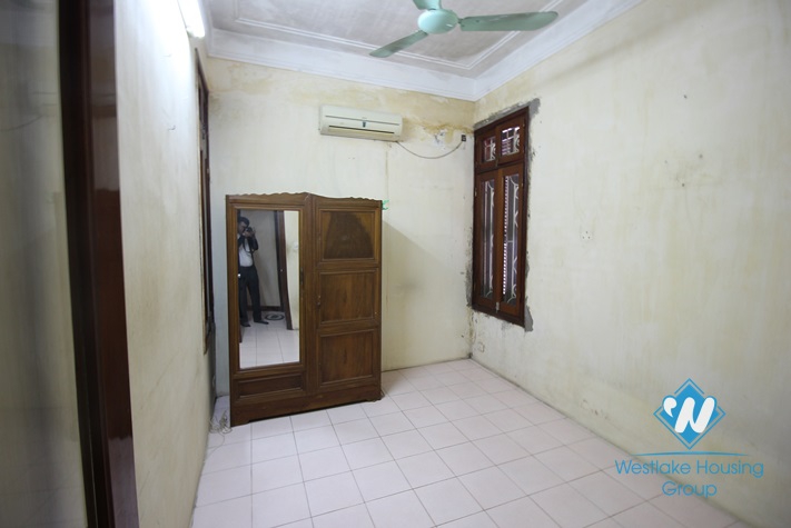 Low priced large house with garage for rent in Tay Ho